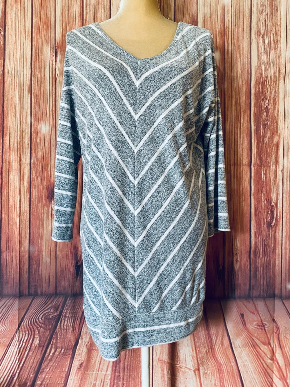 Women’s Large Sweater 41 Hawthorne Gray White Striped Lightweight 3/4 Sleeves
